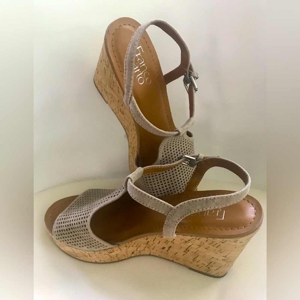 NWOT New Franco Sarto, Clinton 2 wedge sandals.  Taupe, 9M